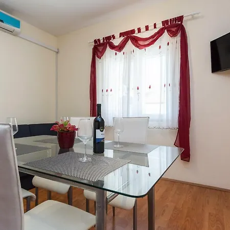 Apartament Mladenka *