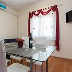 Apartment Mladenka *
