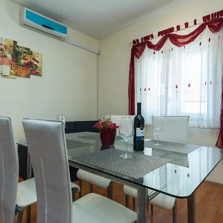 Mladenka Апартаменты